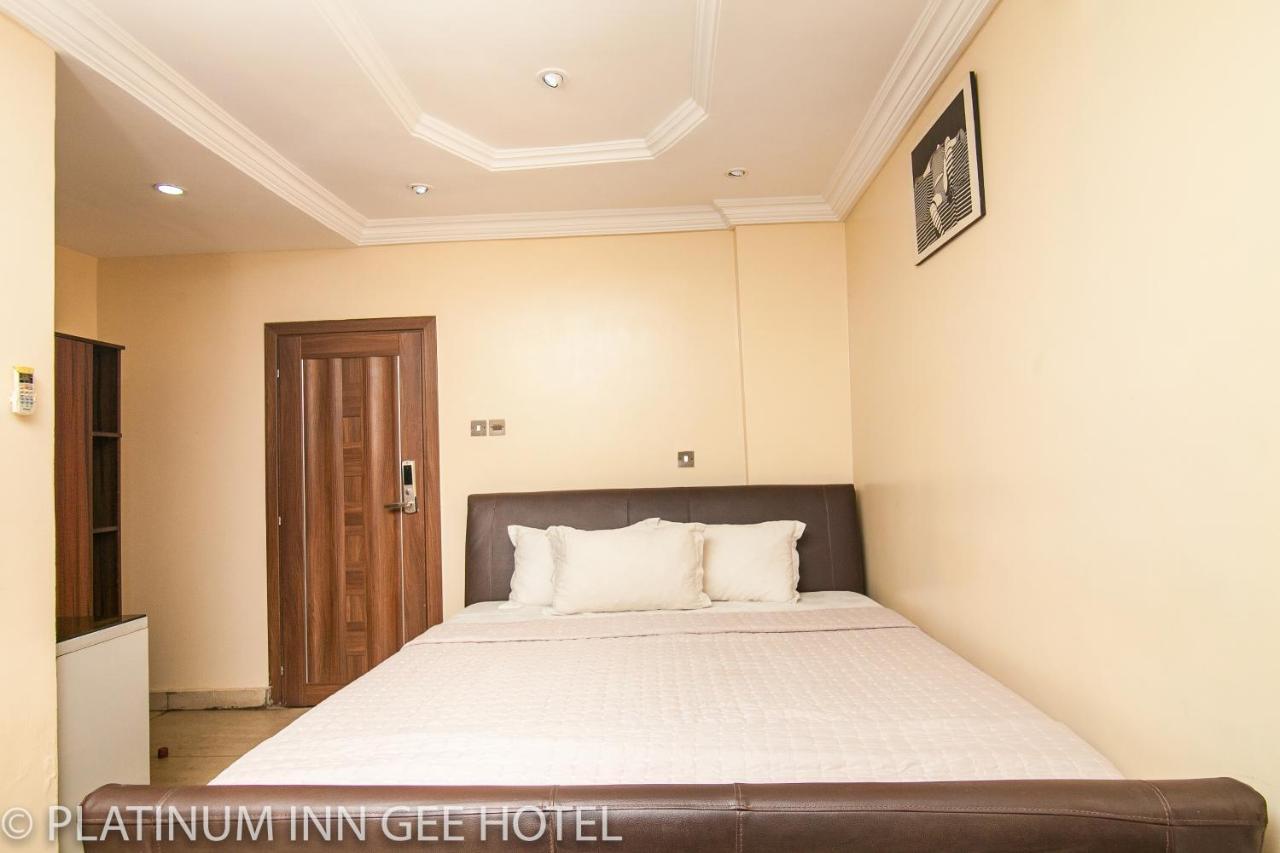 Platinum Inn Gee Hotel Suru Lere Exterior foto