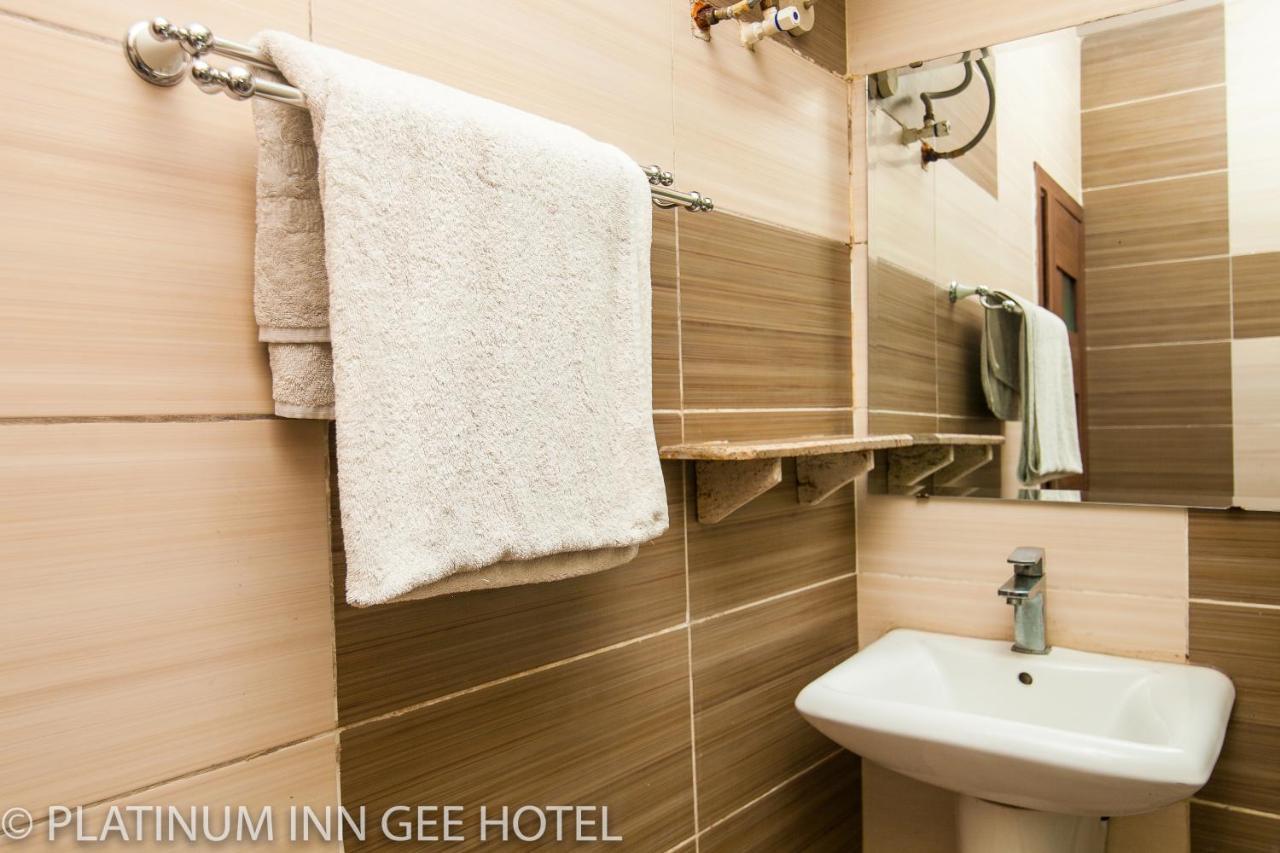 Platinum Inn Gee Hotel Suru Lere Exterior foto