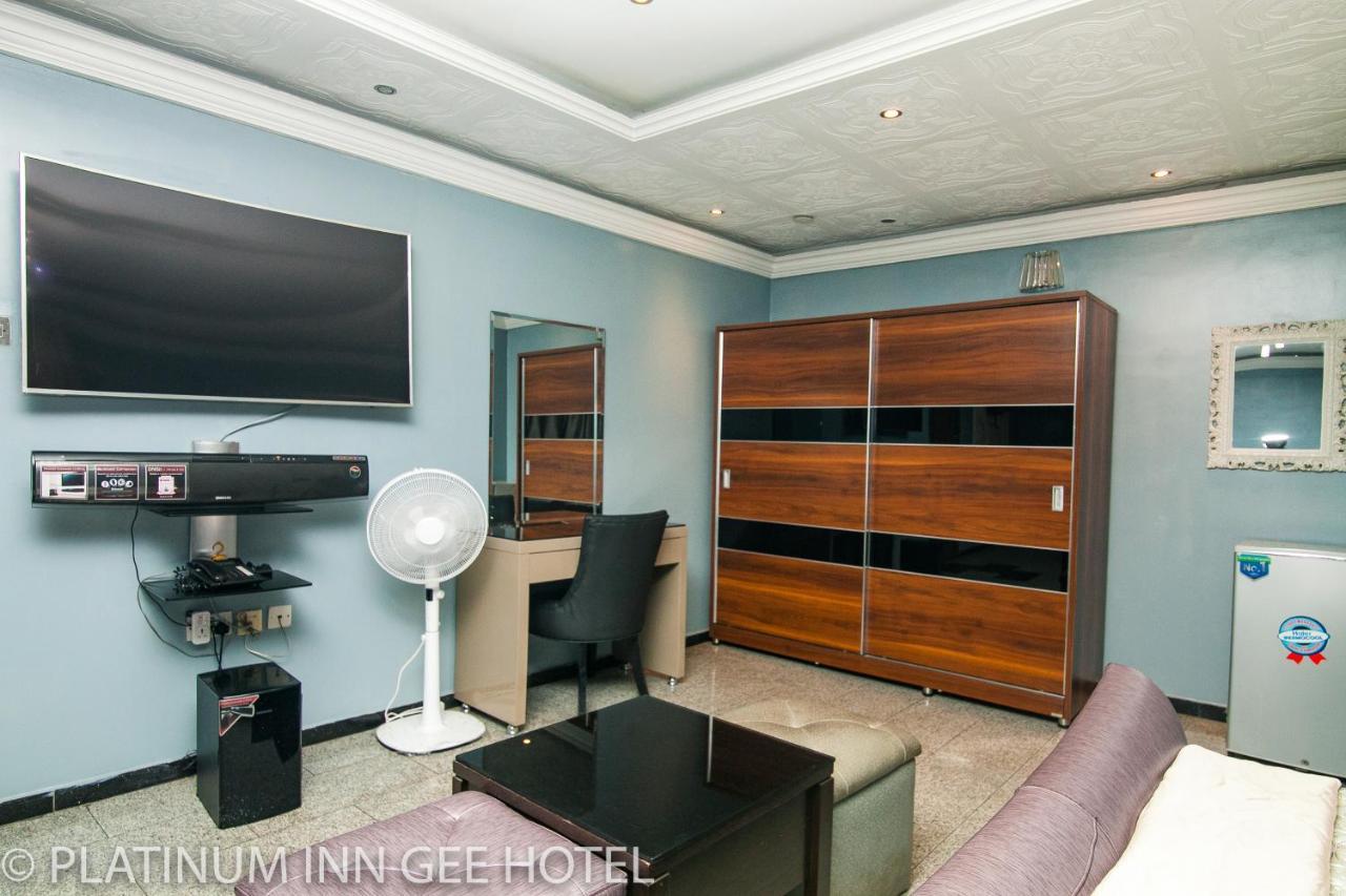 Platinum Inn Gee Hotel Suru Lere Exterior foto