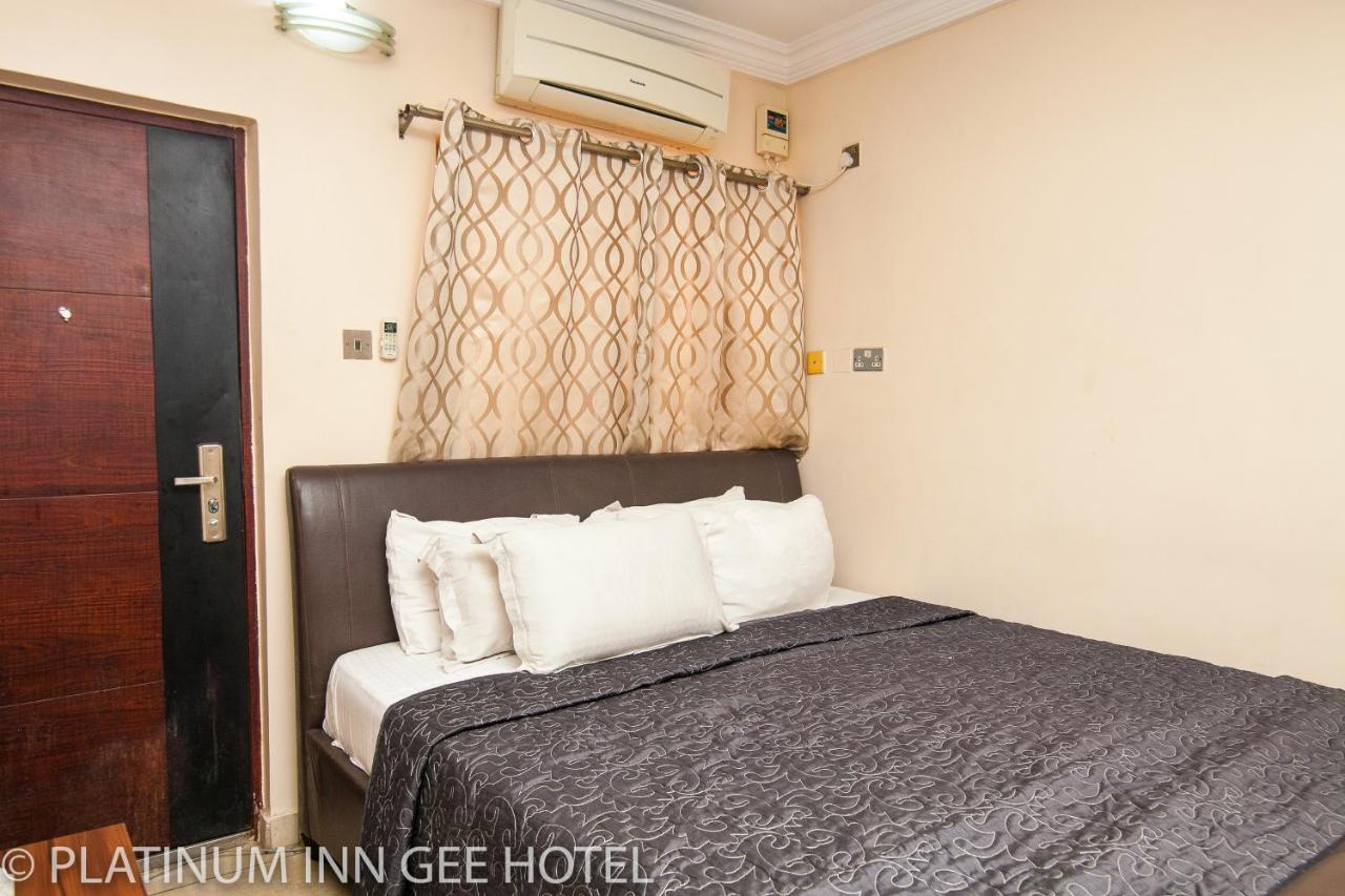 Platinum Inn Gee Hotel Suru Lere Exterior foto