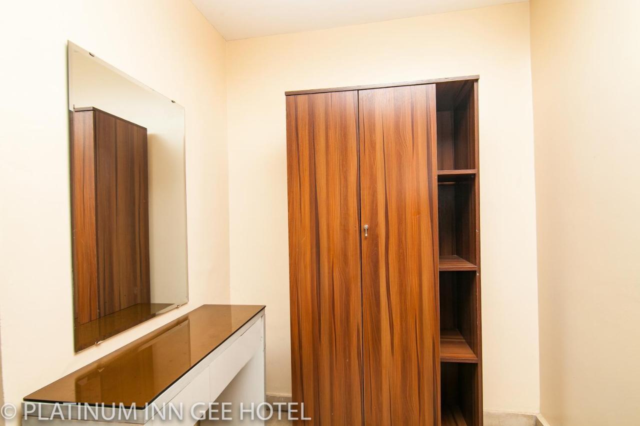 Platinum Inn Gee Hotel Suru Lere Exterior foto