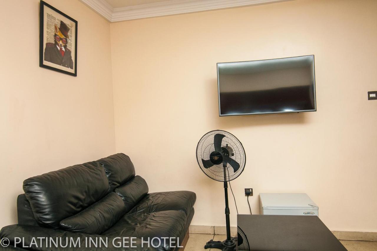 Platinum Inn Gee Hotel Suru Lere Exterior foto