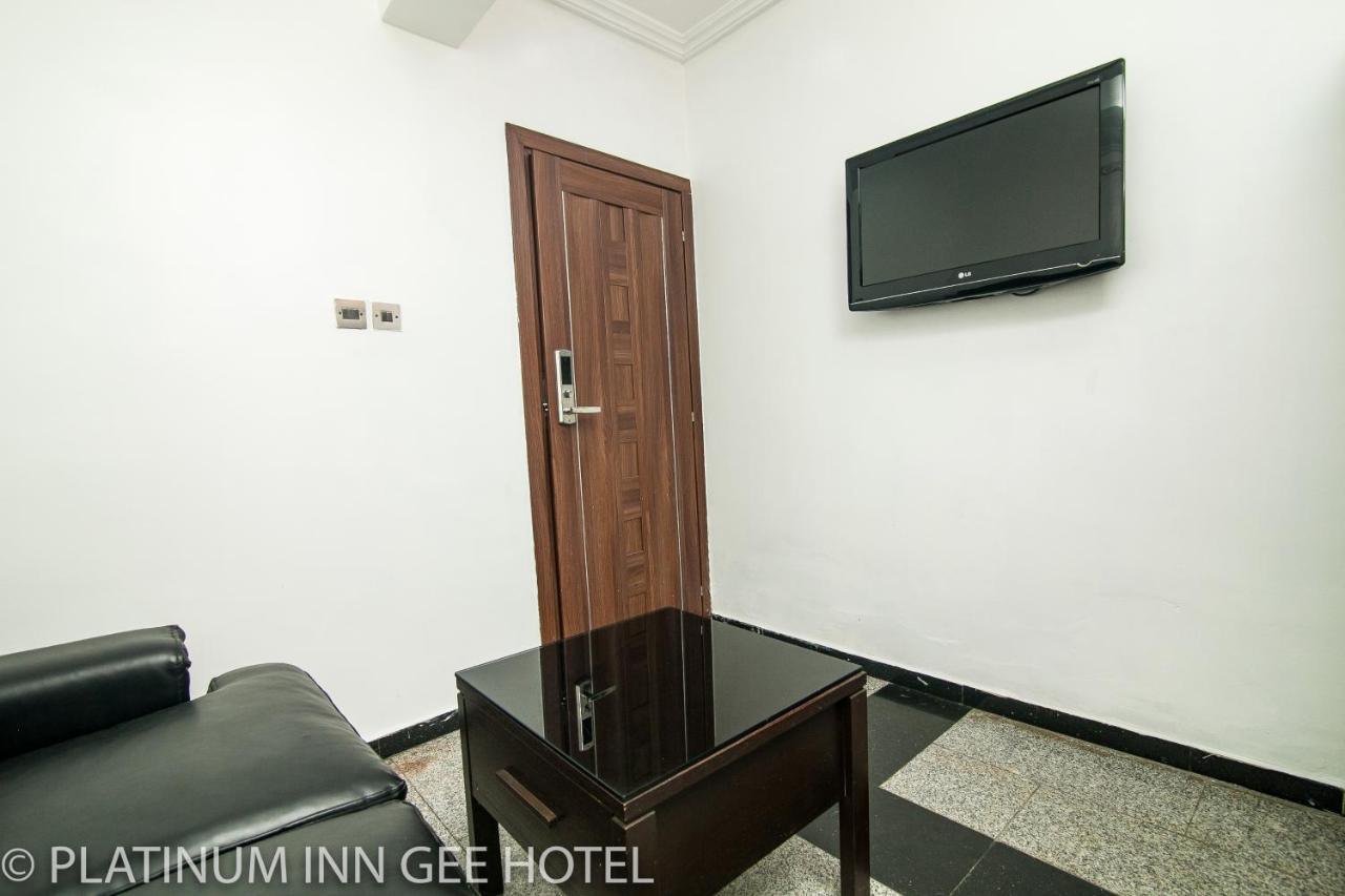 Platinum Inn Gee Hotel Suru Lere Exterior foto